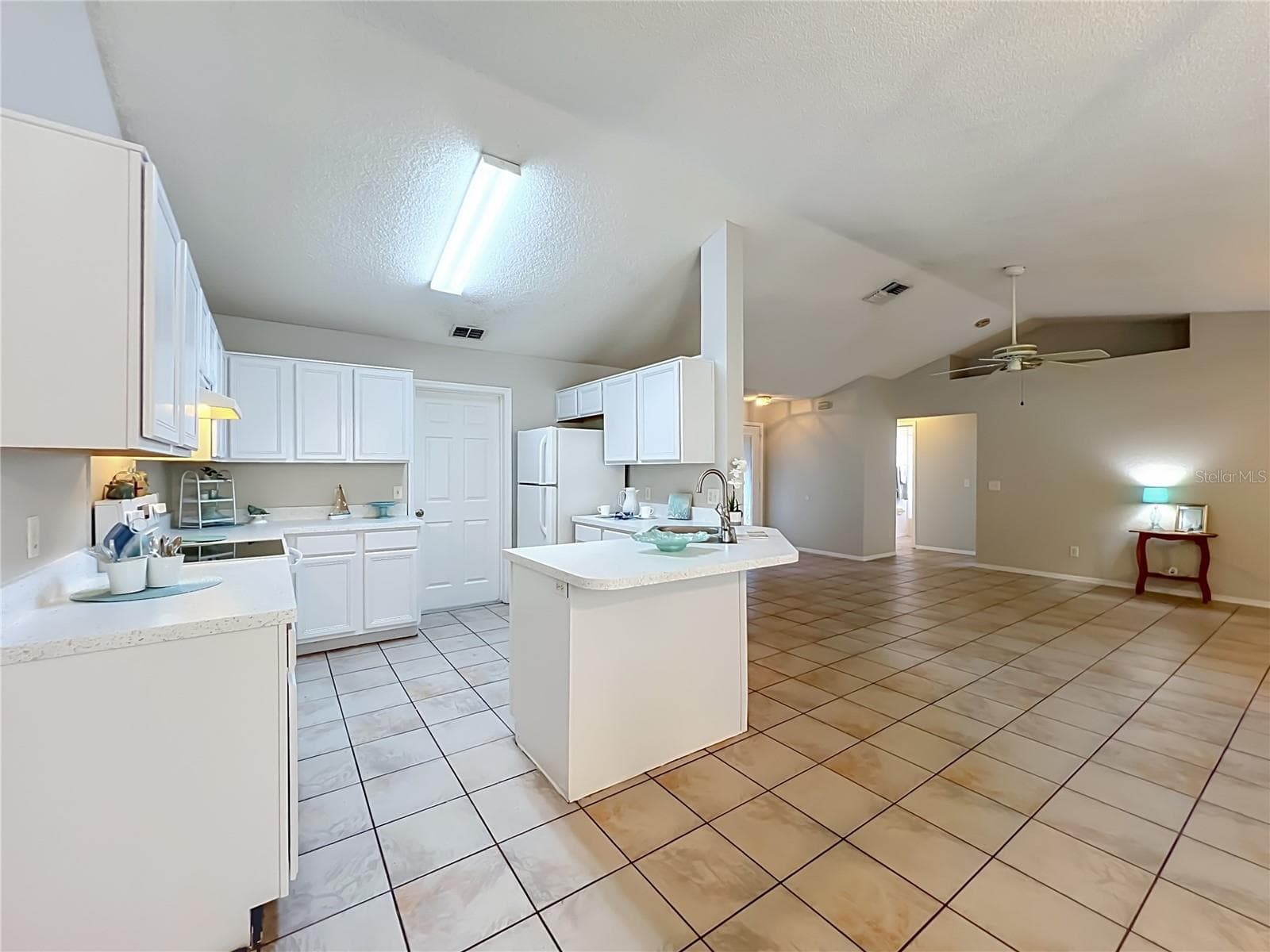 Single Family Residence at 12941 DOWNSTREAM CIR, ORLANDO, photo 15 of 60