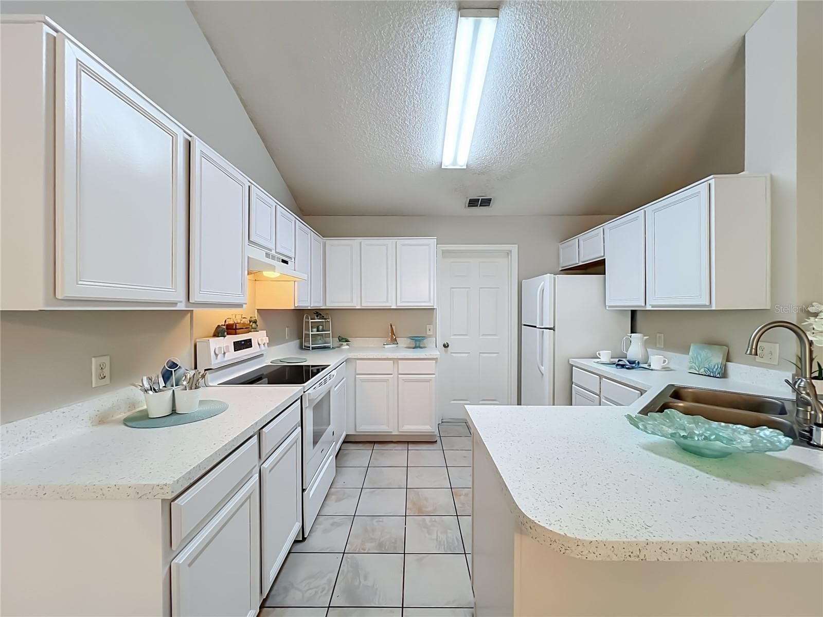 Single Family Residence at 12941 DOWNSTREAM CIR, ORLANDO, photo 16 of 60