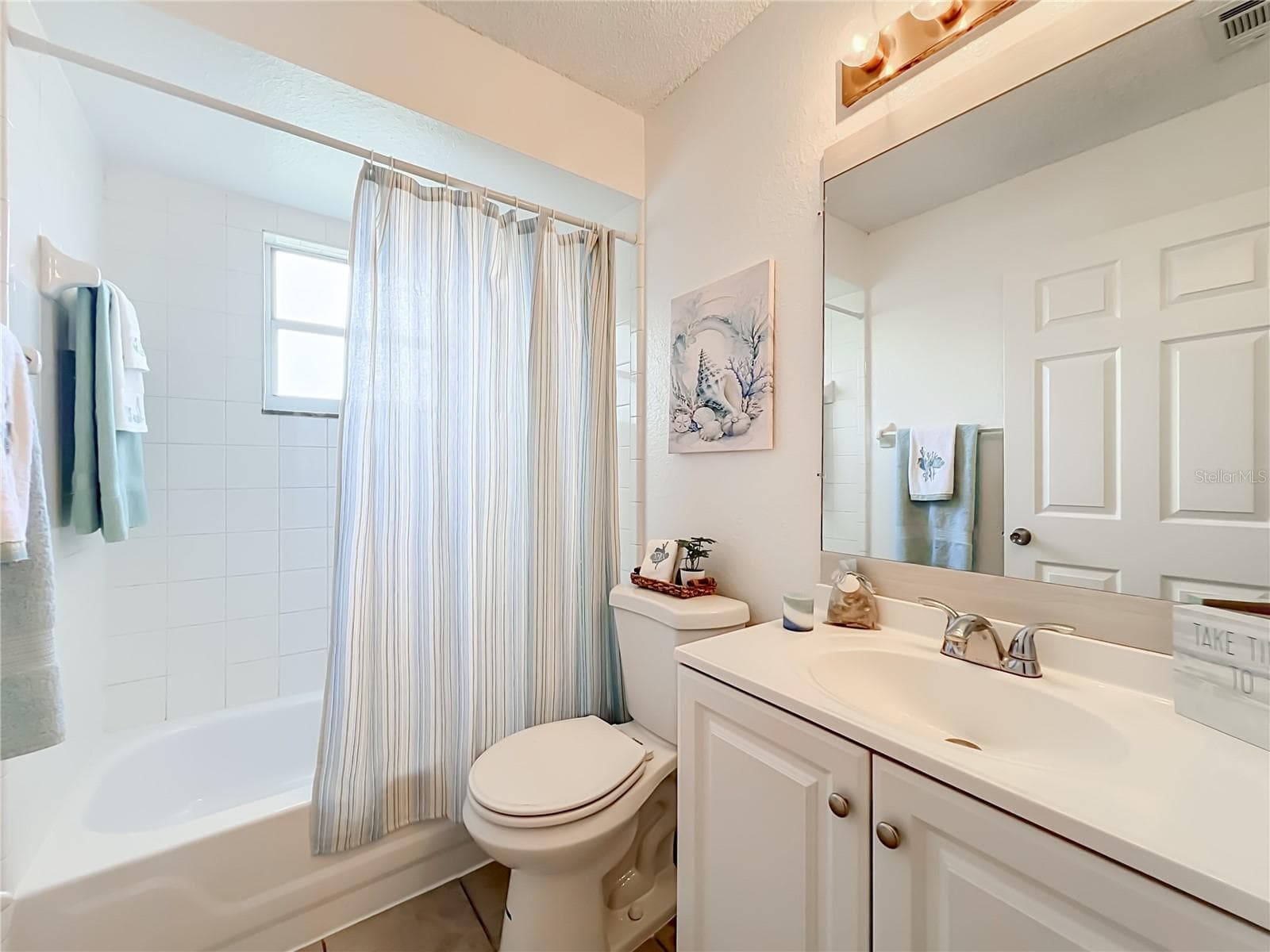 GUEST BATHROOM - 12941 DOWNSTREAM CIR, ORLANDO