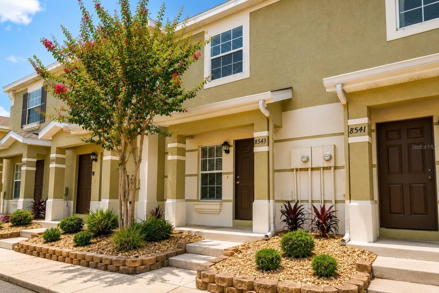 Townhouse at 8543 TRAIL WIND DR, TAMPA, photo 3 of 23