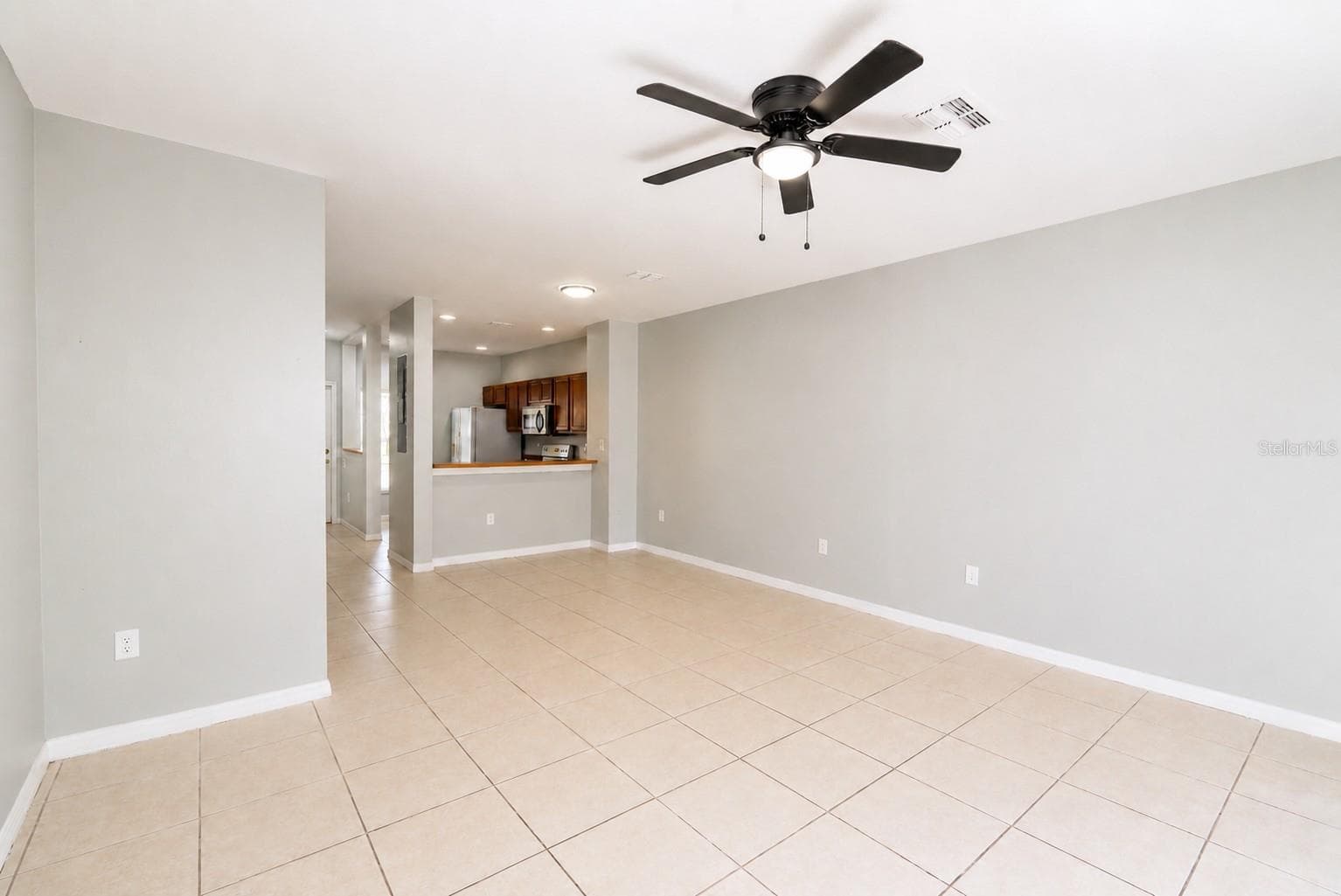 Townhouse at 8543 TRAIL WIND DR, TAMPA, photo 9 of 23
