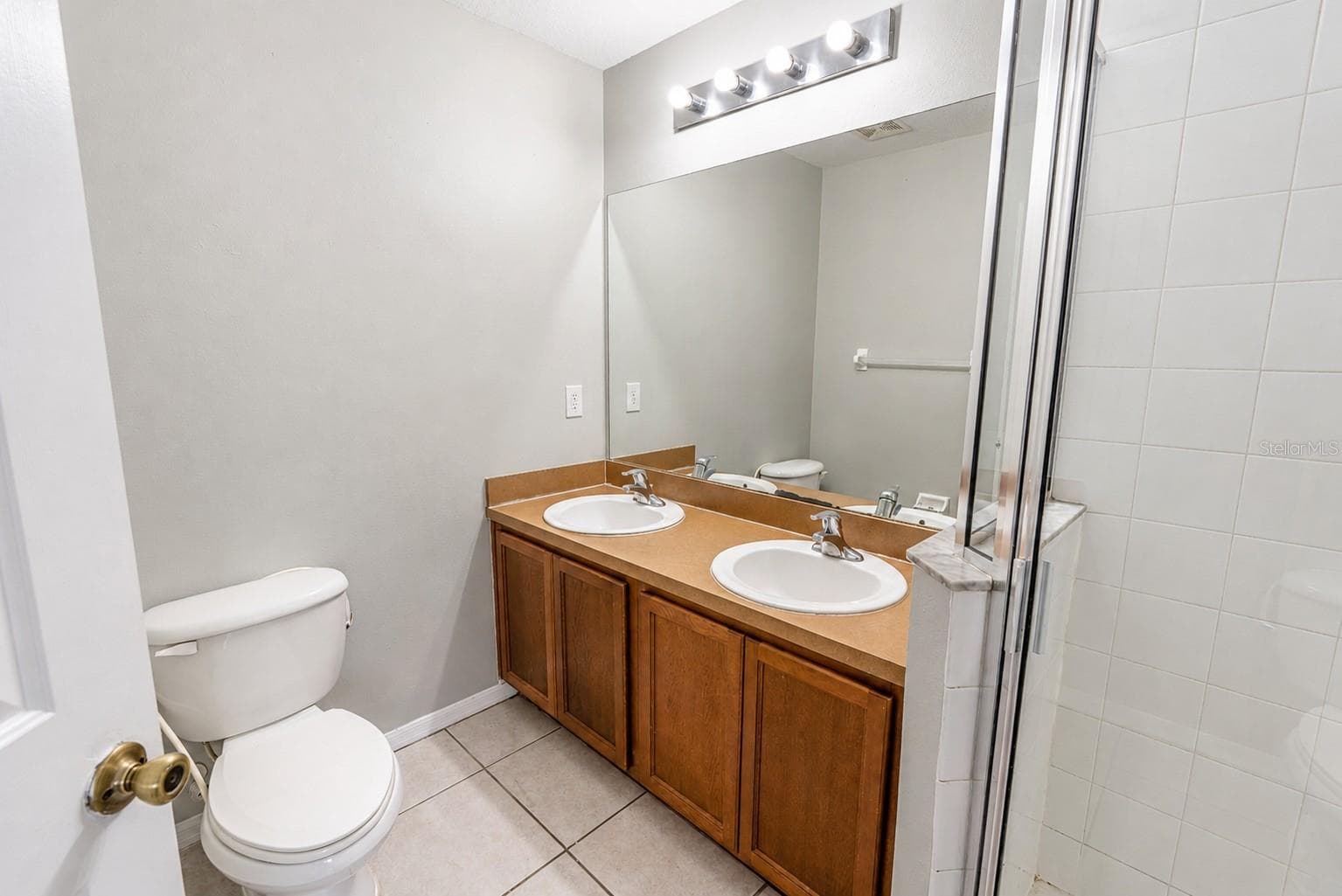 Townhouse at 8543 TRAIL WIND DR, TAMPA, photo 15 of 23