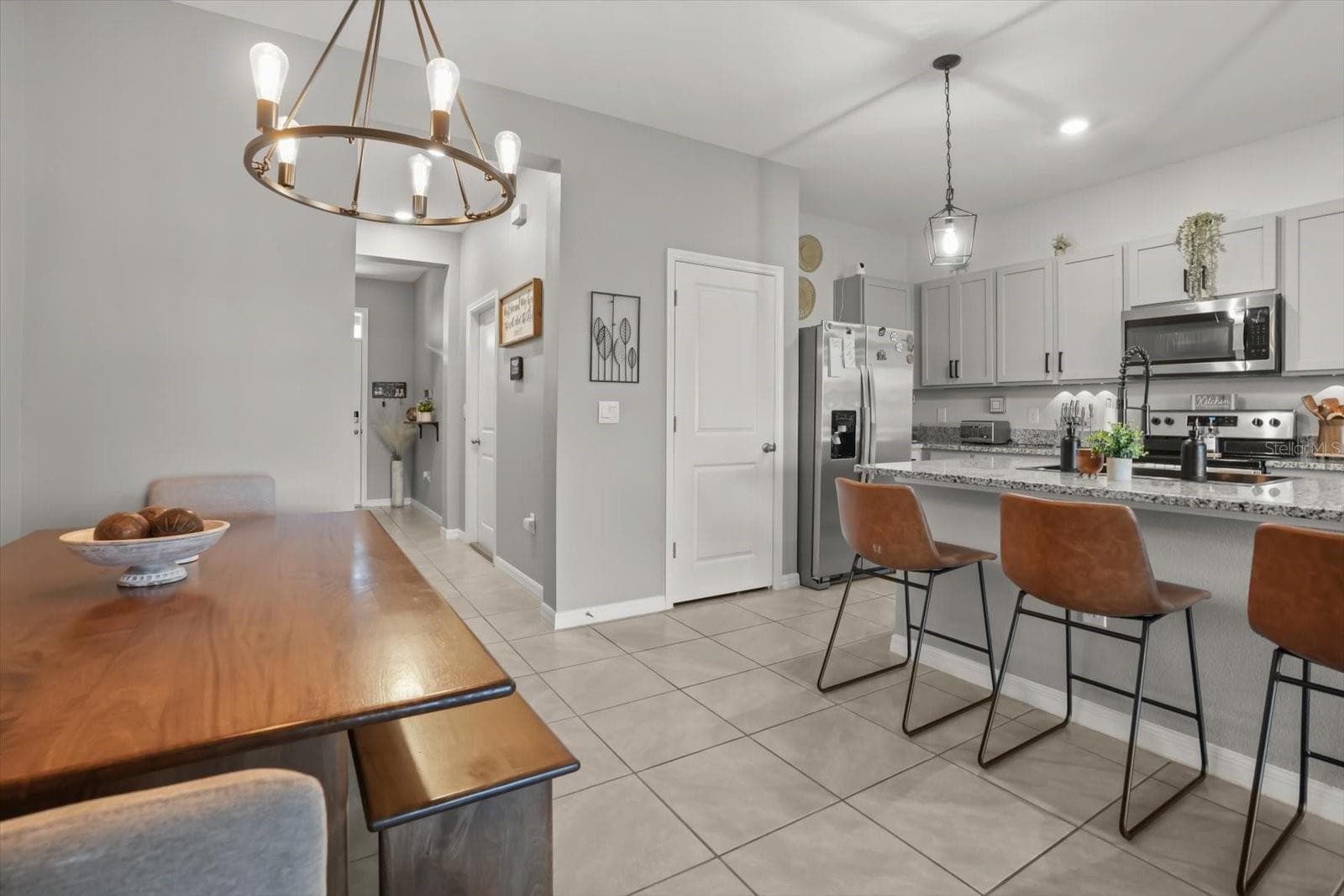 Townhouse at 170 MANGROVE SHADE CIR, APOLLO BEACH, photo 6 of 34