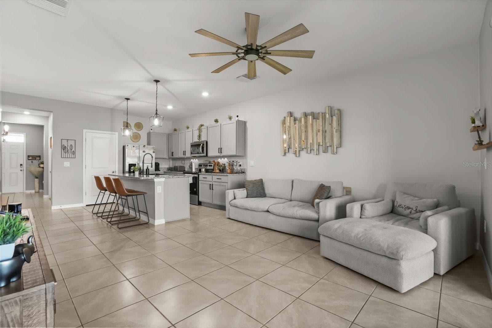 Townhouse at 170 MANGROVE SHADE CIR, APOLLO BEACH, photo 11 of 34