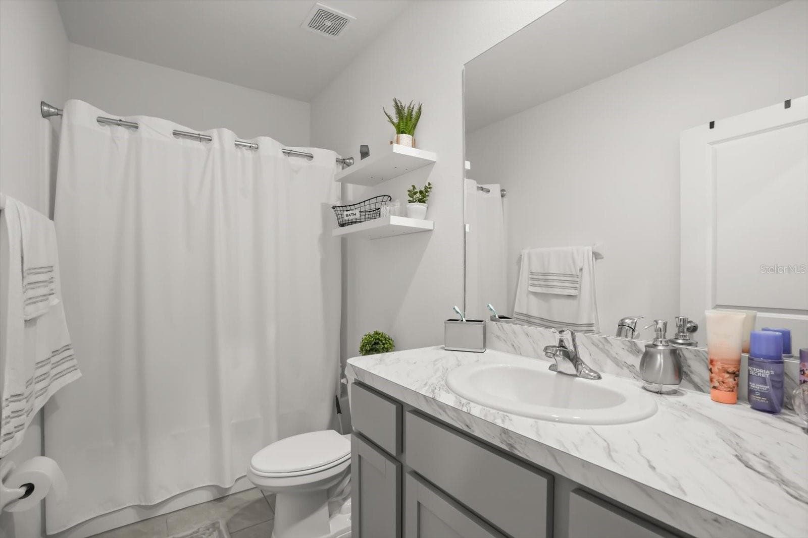 Townhouse at 170 MANGROVE SHADE CIR, APOLLO BEACH, photo 19 of 34