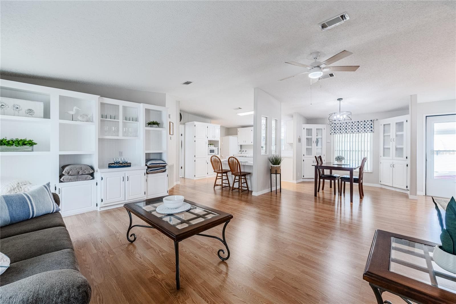 Manufactured Home at 5335 POWHATTAN ST, ZEPHYRHILLS, photo 5 of 51