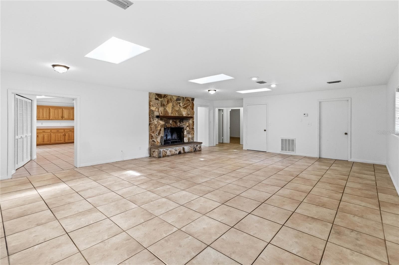 Single Family Residence at 1850 PALMETTO DR, KISSIMMEE, photo 9 of 45