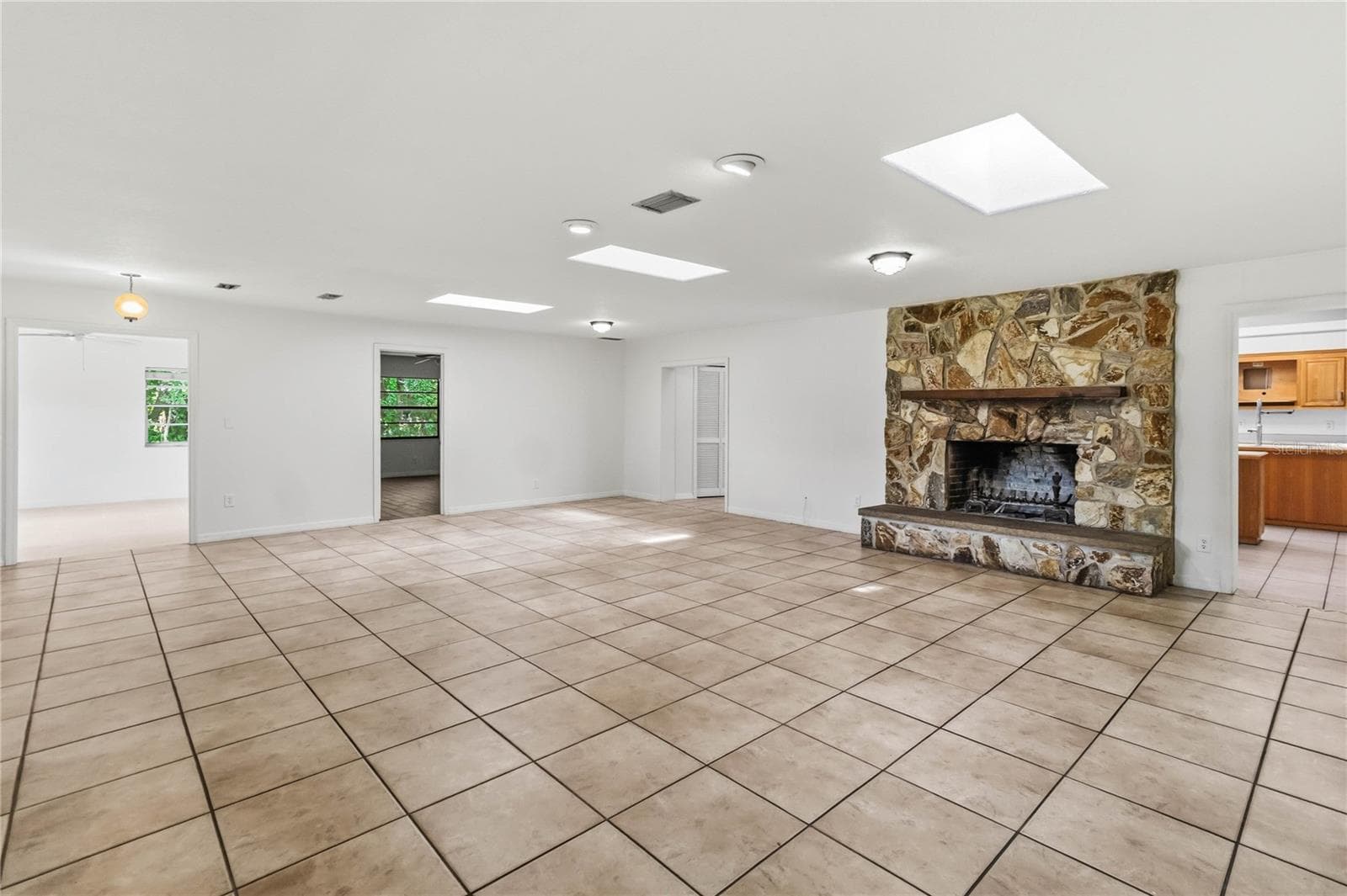Single Family Residence at 1850 PALMETTO DR, KISSIMMEE, photo 12 of 45