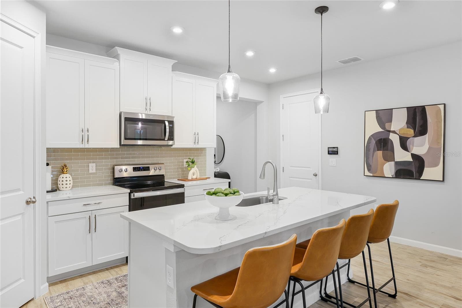Single Family Residence at 20285 SYMPHONY PL, VENICE, photo 8 of 59