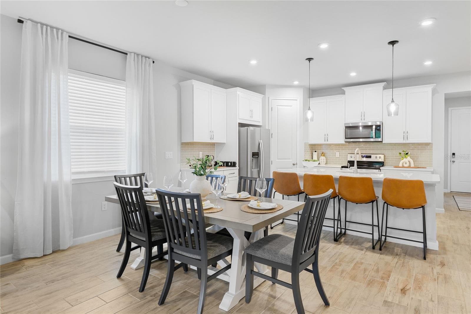 Single Family Residence at 20285 SYMPHONY PL, VENICE, photo 9 of 59