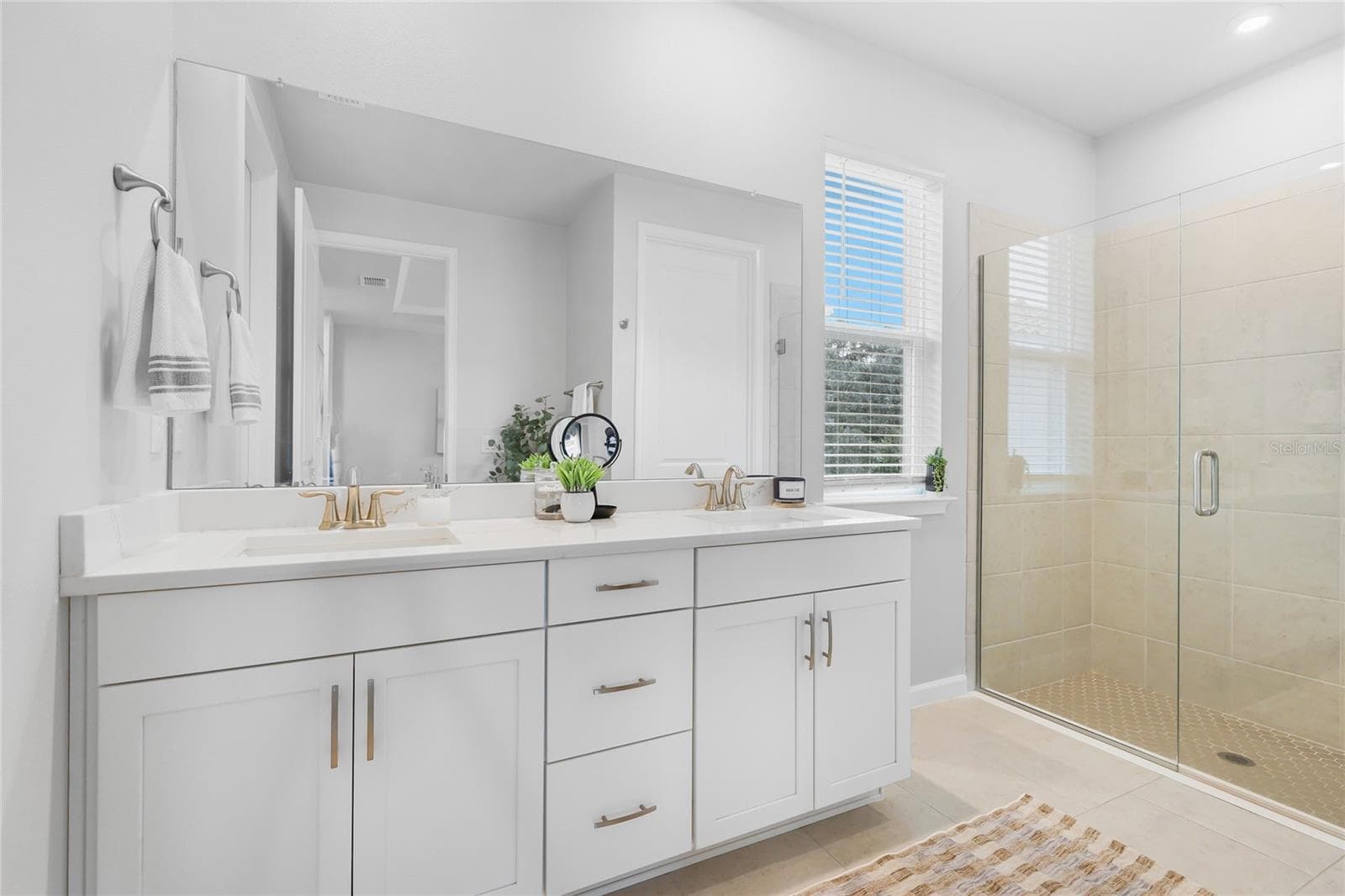 Single Family Residence at 20285 SYMPHONY PL, VENICE, photo 17 of 59
