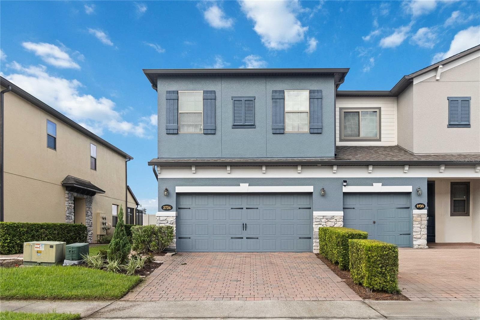 2724 WHITE ISLE LN