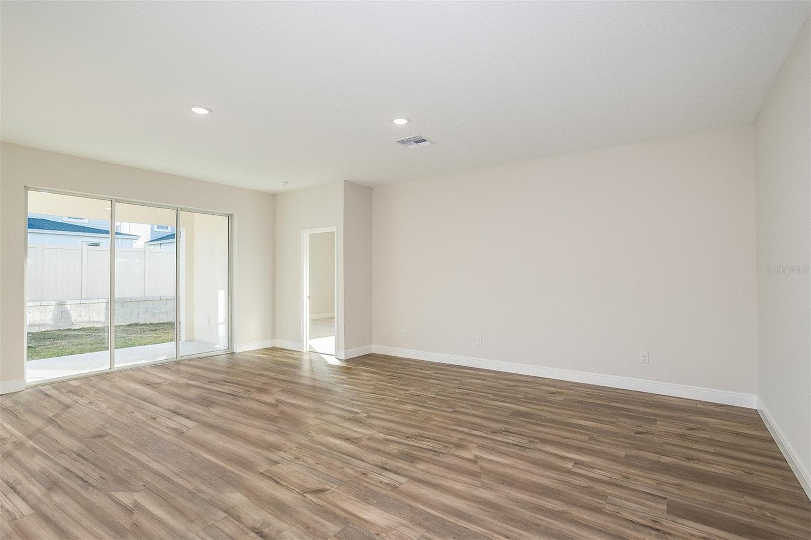 Single Family Residence at 33495 HAMMOCK BEACH WAY, DADE CITY, photo 3 of 27