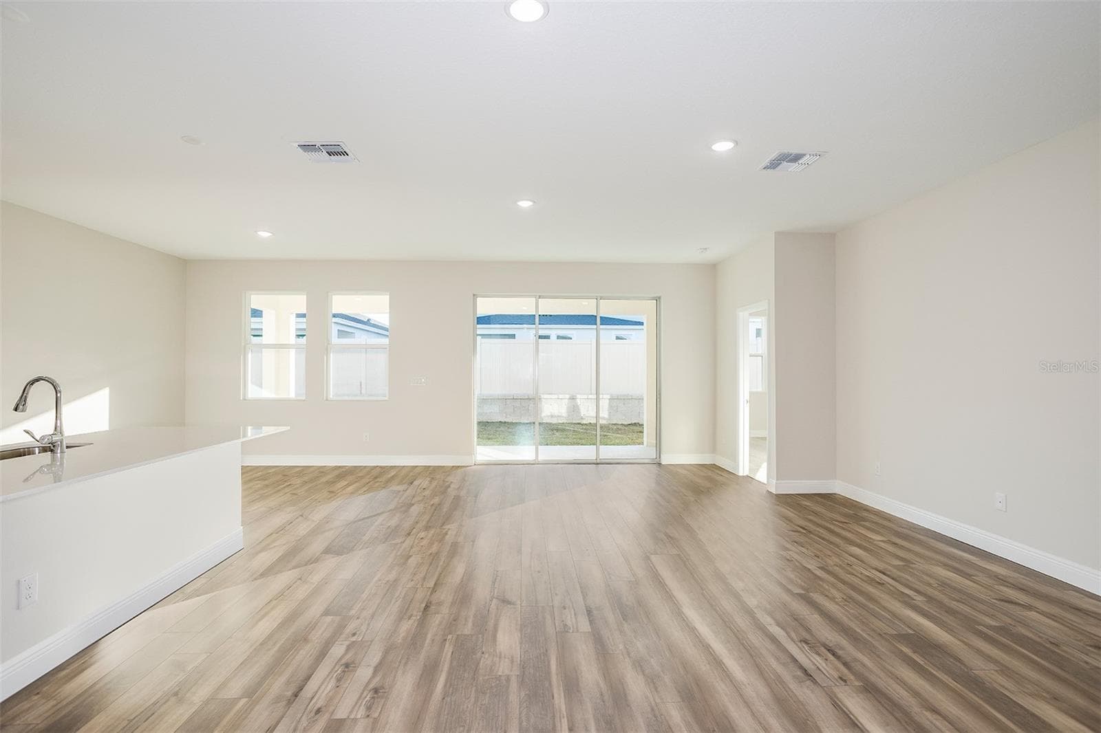 Single Family Residence at 33495 HAMMOCK BEACH WAY, DADE CITY, photo 14 of 27