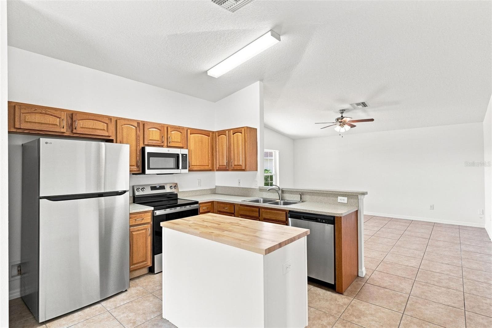 Kitchen - 37150 HIGHLAND BLUFF CIR, DADE CITY