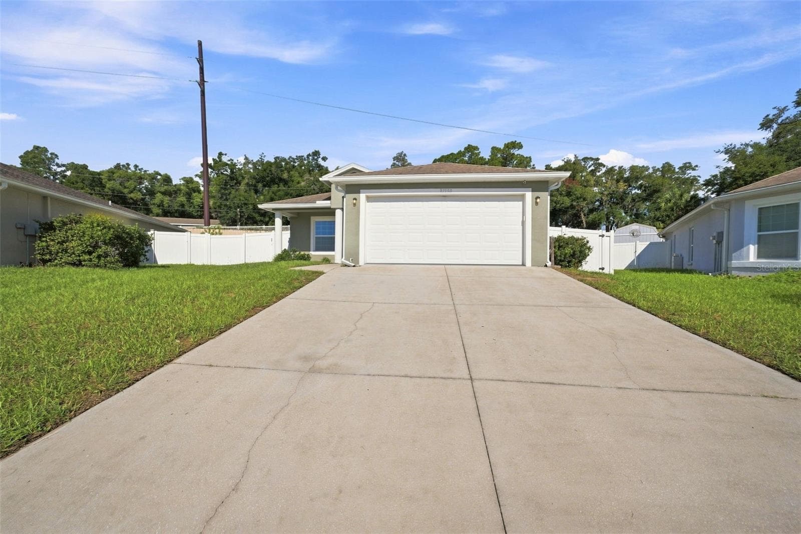 Front Exterior - 37150 HIGHLAND BLUFF CIR, DADE CITY