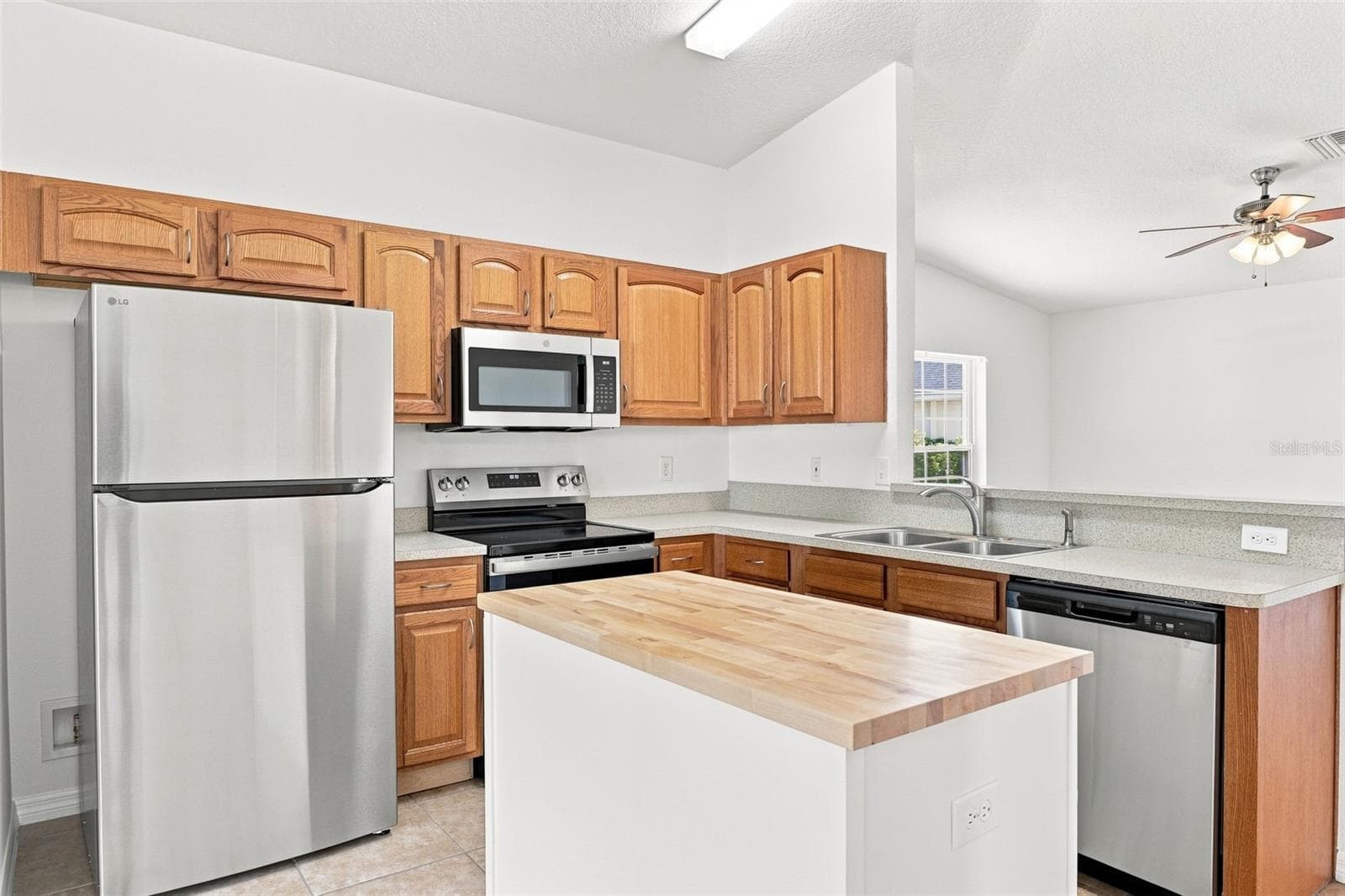 Kitchen - 37150 HIGHLAND BLUFF CIR, DADE CITY