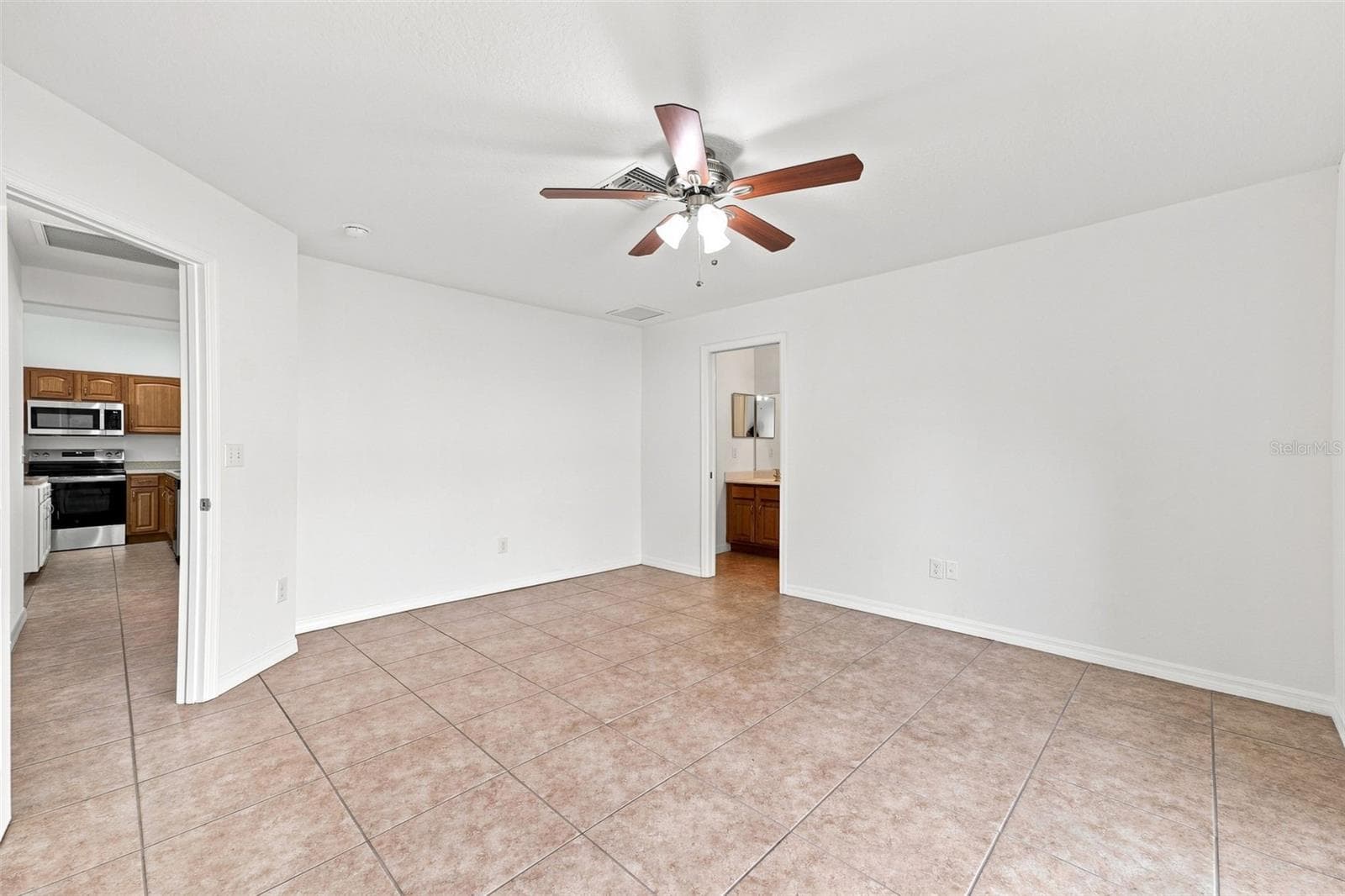 Primary Bedroom - 37150 HIGHLAND BLUFF CIR, DADE CITY