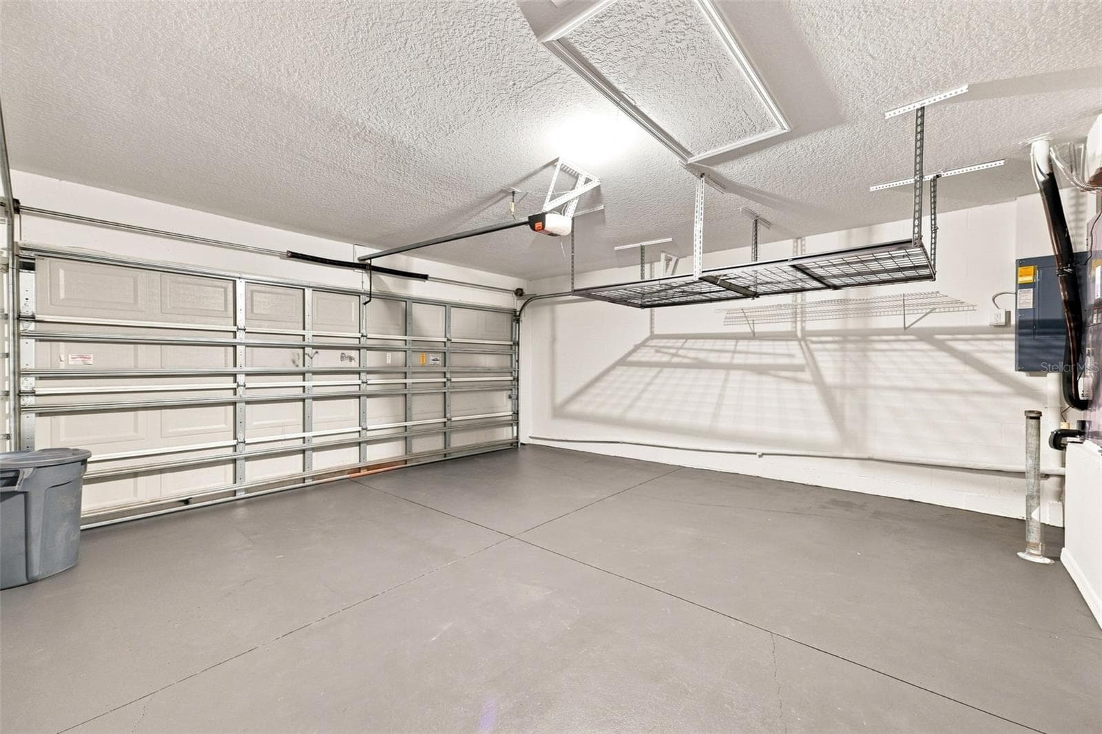 Garage - 37150 HIGHLAND BLUFF CIR, DADE CITY