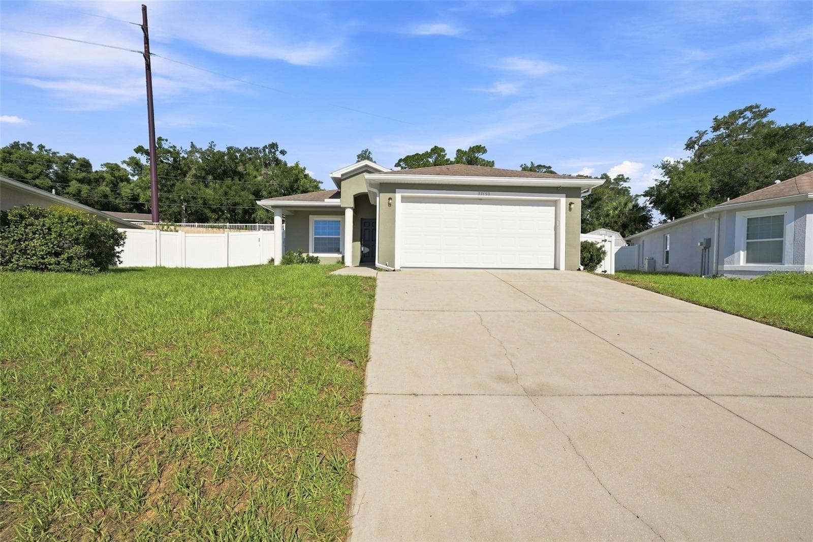 Front Exterior - 37150 HIGHLAND BLUFF CIR, DADE CITY