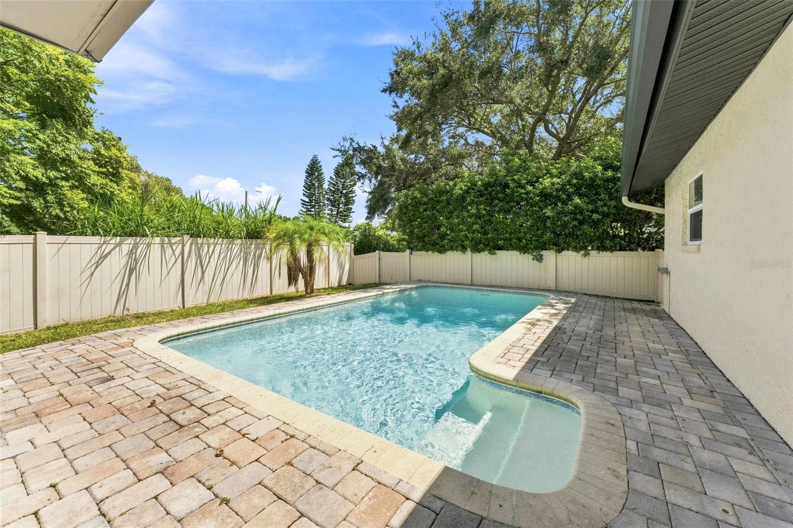 Sparkling Pool with Paver Deck - 300 N BAY HILLS BLVD, SAFETY HARBOR