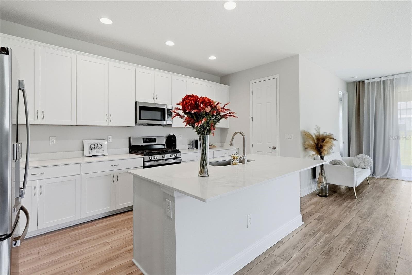 Single Family Residence at 14627 GALLOP RUN DR, LITHIA, photo 9 of 35