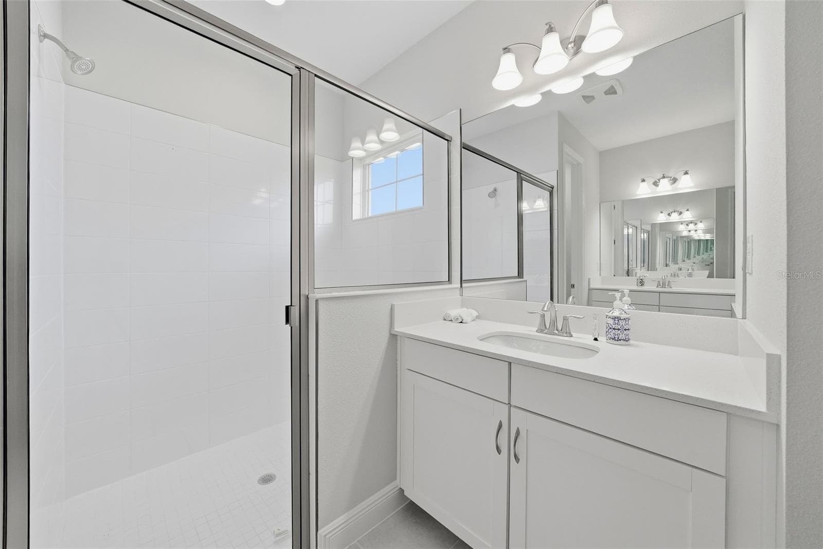 Single Family Residence at 14627 GALLOP RUN DR, LITHIA, photo 24 of 35