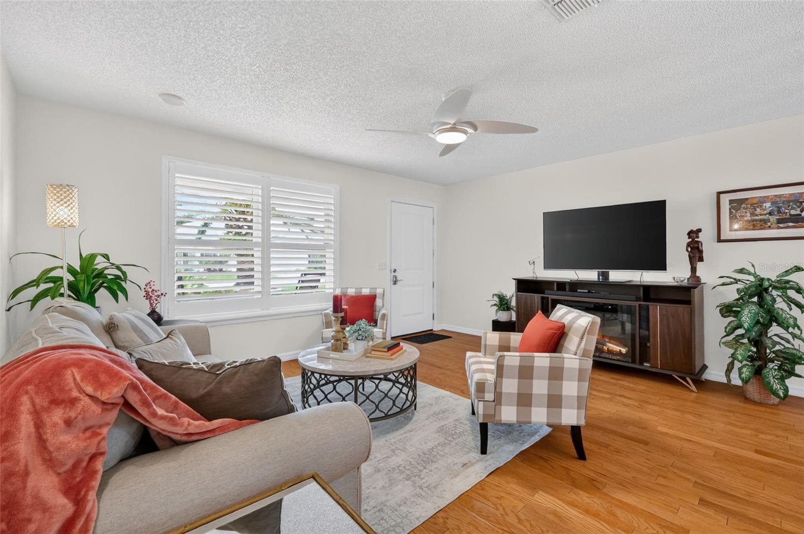 Spacious Living room with a New Light/Fan - 1503 ESCANDON PL, THE VILLAGES