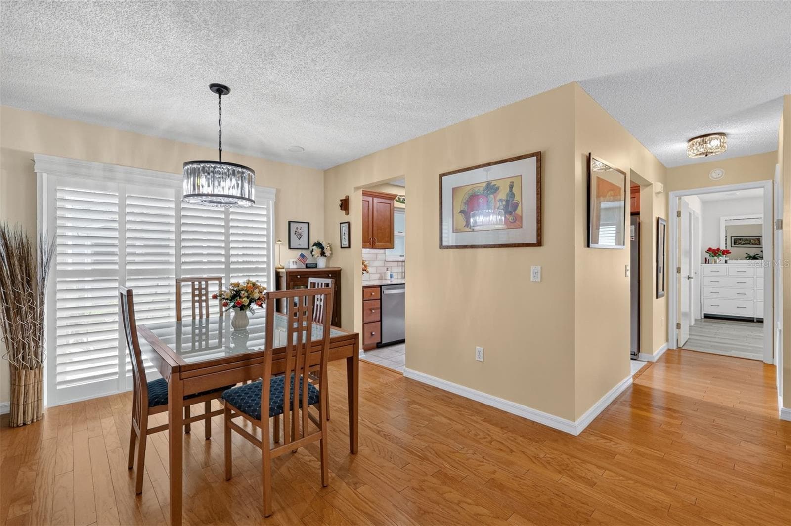 Red Oak Hardwood floors - 1503 ESCANDON PL, THE VILLAGES