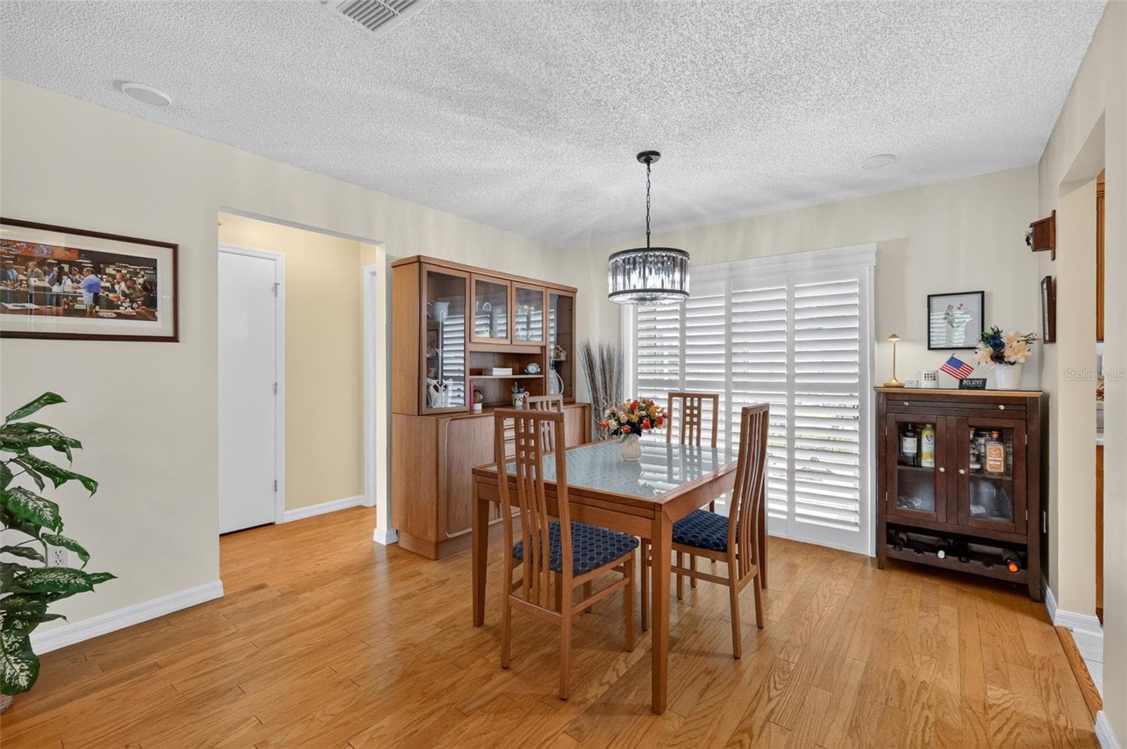 Plenty of wall space for a Hutch/Buffet - 1503 ESCANDON PL, THE VILLAGES