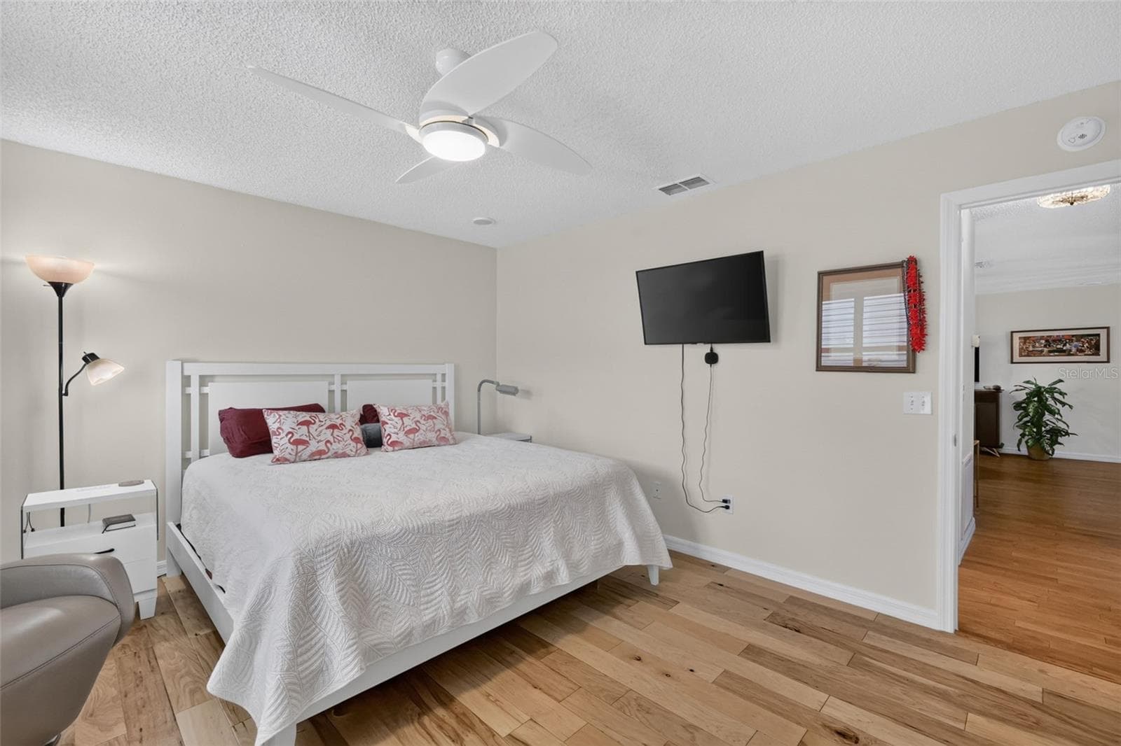 Engineered Hardwood floors with new light/fan - 1503 ESCANDON PL, THE VILLAGES