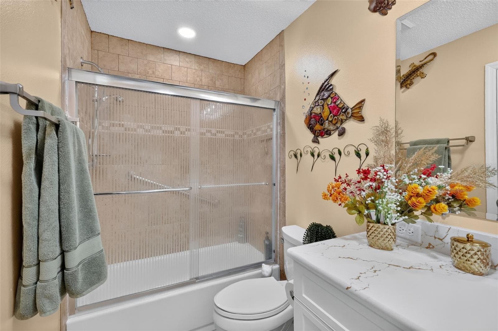 Tiled Shower with Tub - 1503 ESCANDON PL, THE VILLAGES
