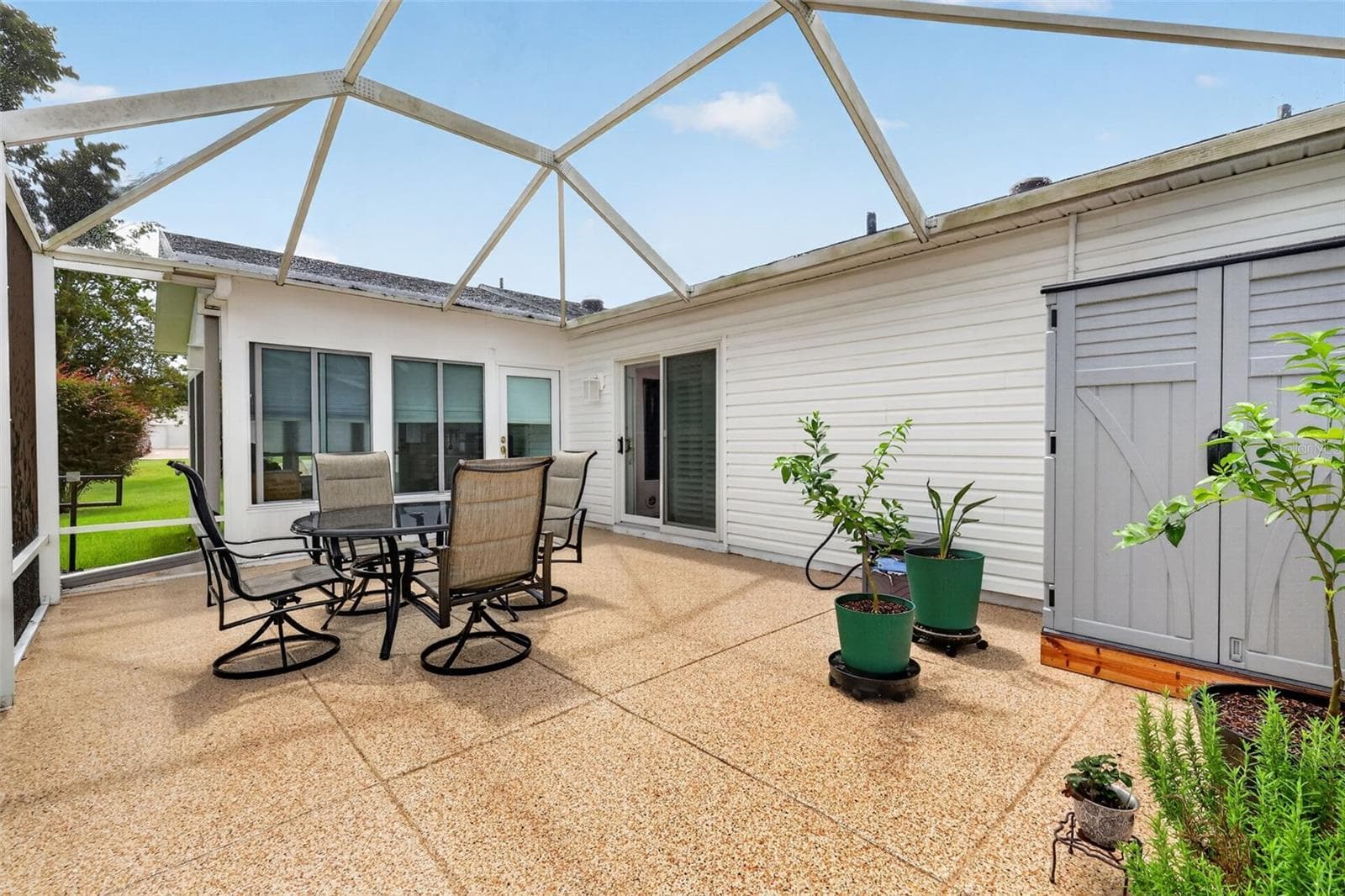 Birdcage is Screened w/Shark Coating Floor - 1503 ESCANDON PL, THE VILLAGES