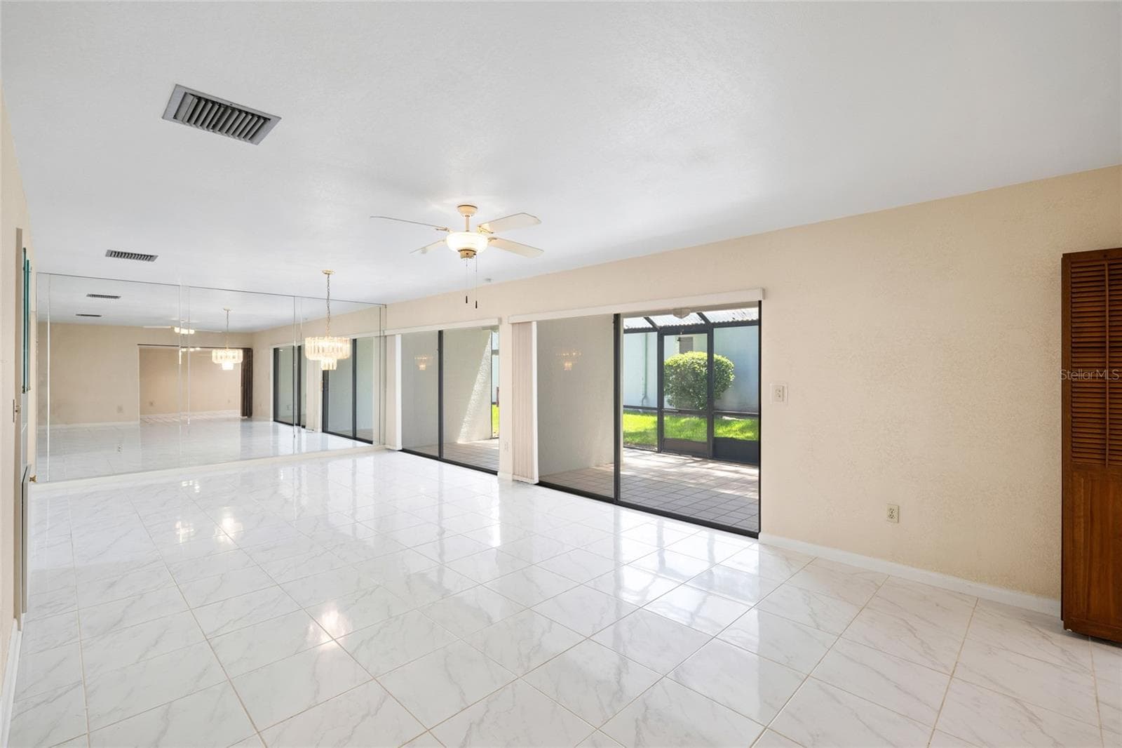 Condominium at 14225 CYPRESS CIR #14225, TAMPA, photo 9 of 56