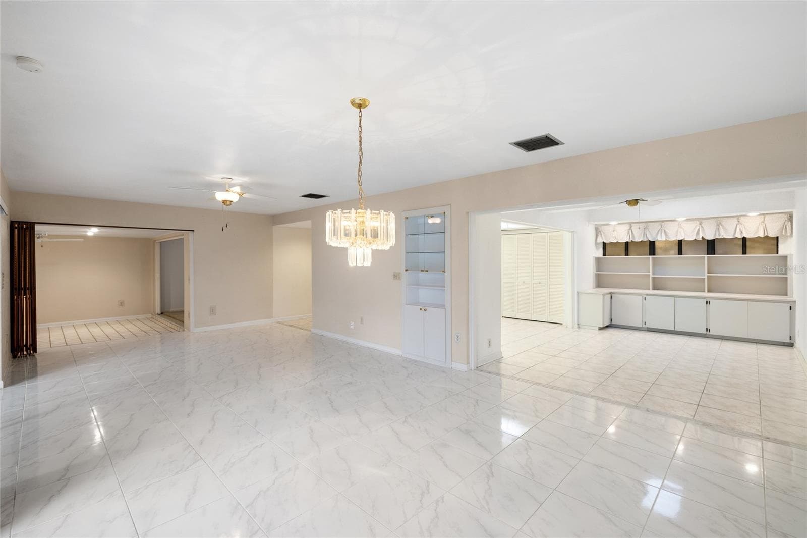 Condominium at 14225 CYPRESS CIR #14225, TAMPA, photo 11 of 56