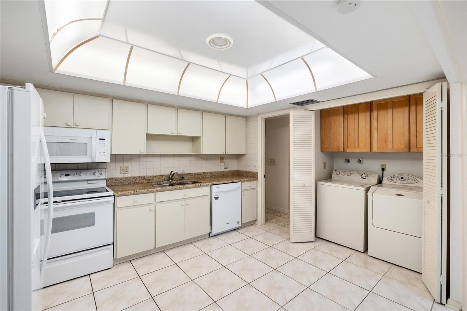 Condominium at 14225 CYPRESS CIR #14225, TAMPA, photo 16 of 56