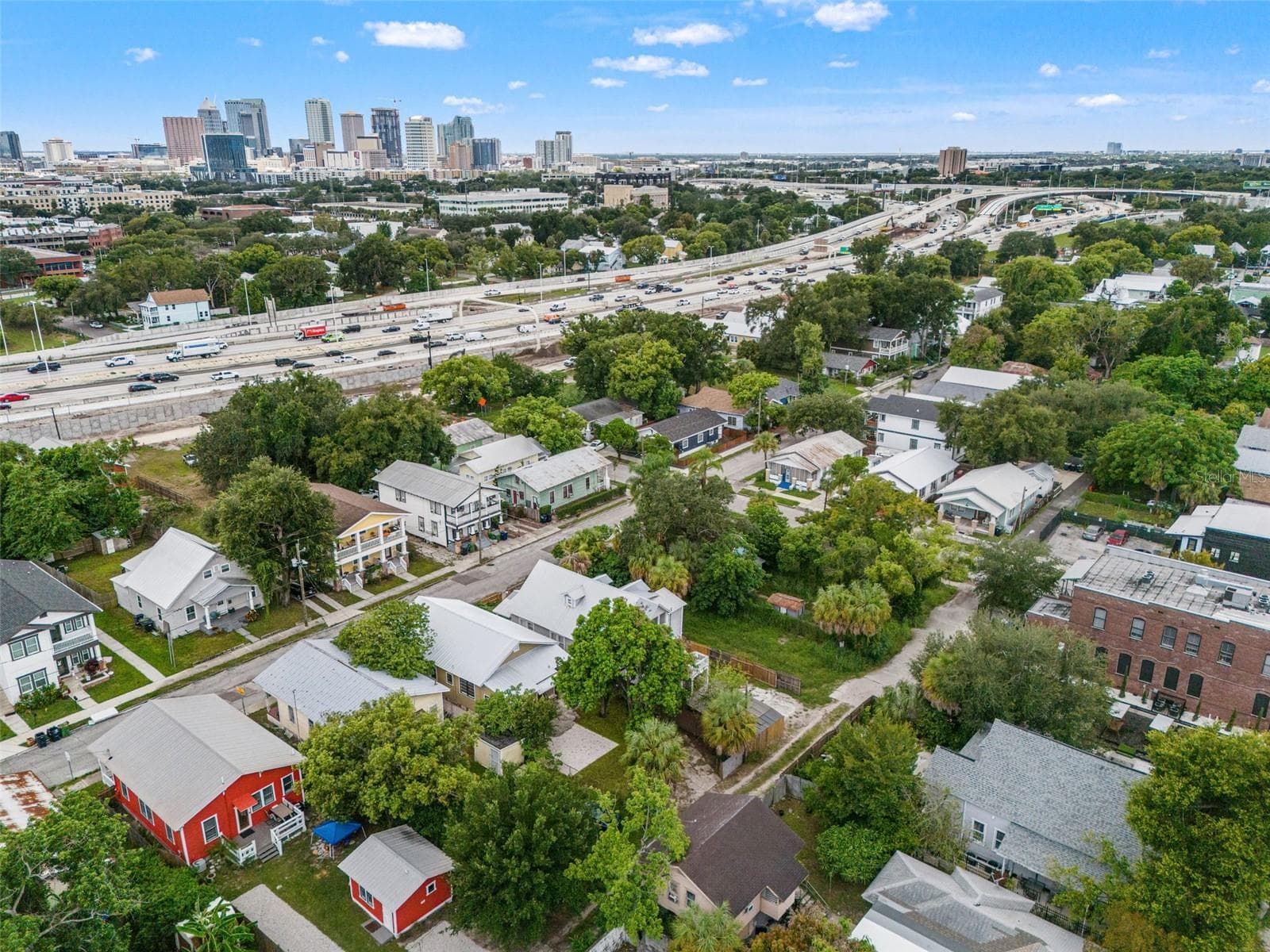 2 miles to the center of downtown Tampa - 1310 E 15TH AVE, TAMPA