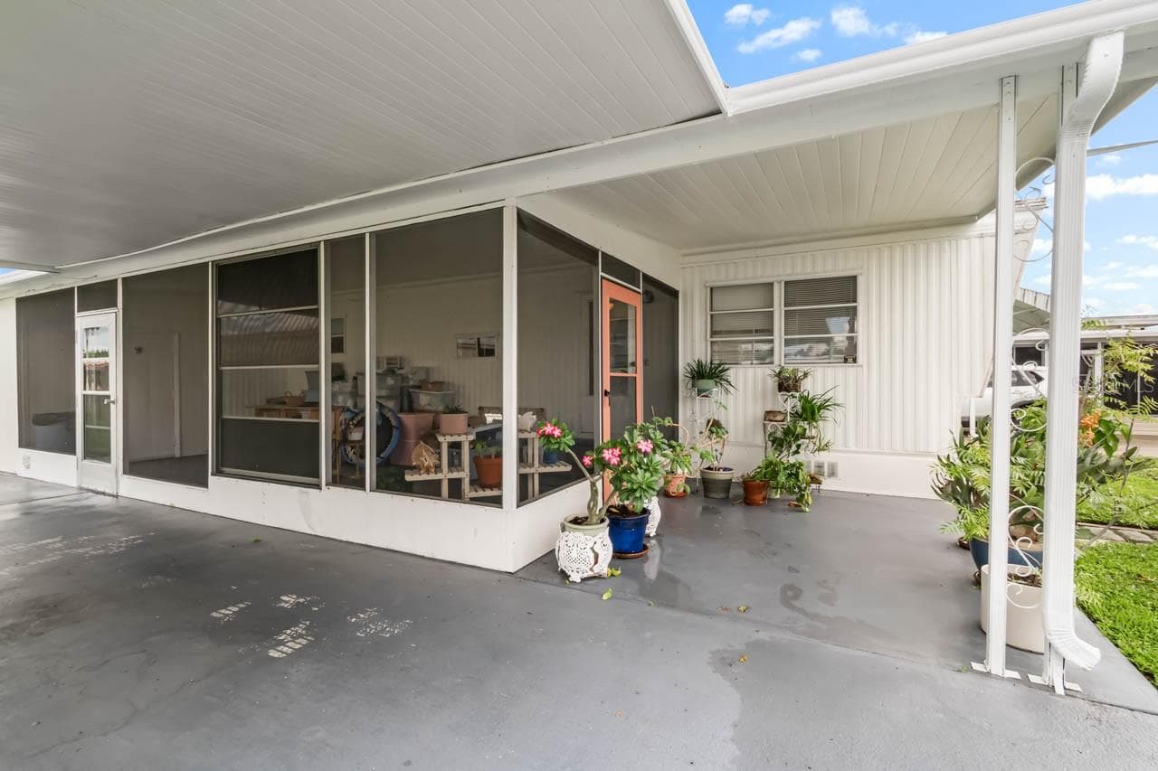Mobile Home at 3114 CRYSTAL LN, ELLENTON, photo 7 of 44
