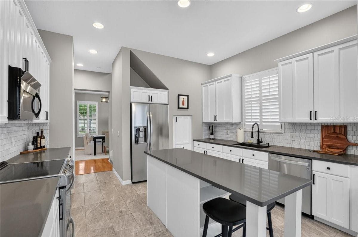 Single Family Residence at 9830 W PARK VILLAGE DR, TAMPA, photo 21 of 71