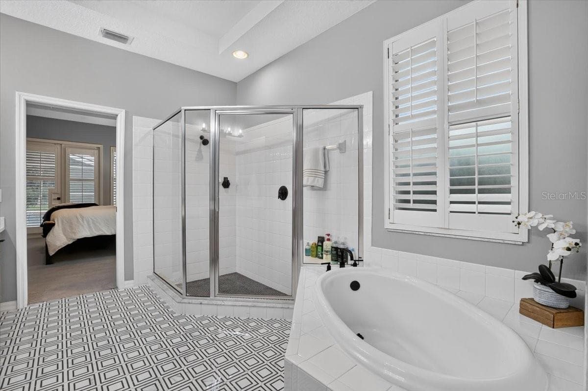 Single Family Residence at 9830 W PARK VILLAGE DR, TAMPA, photo 28 of 71