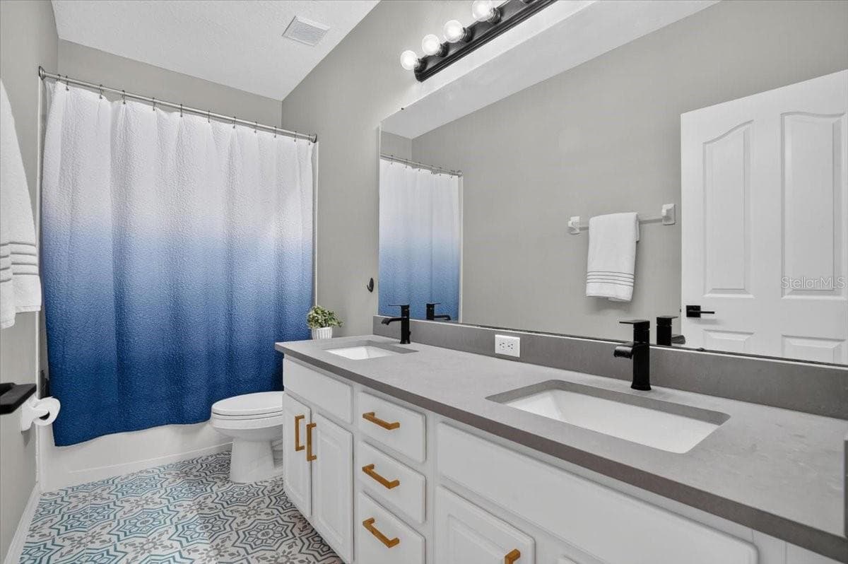 Single Family Residence at 9830 W PARK VILLAGE DR, TAMPA, photo 37 of 71