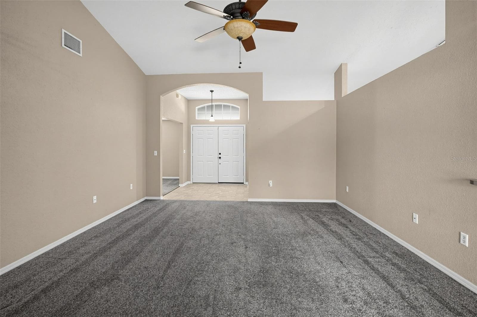 Living room - 5625 FISCHER DR, LAKELAND