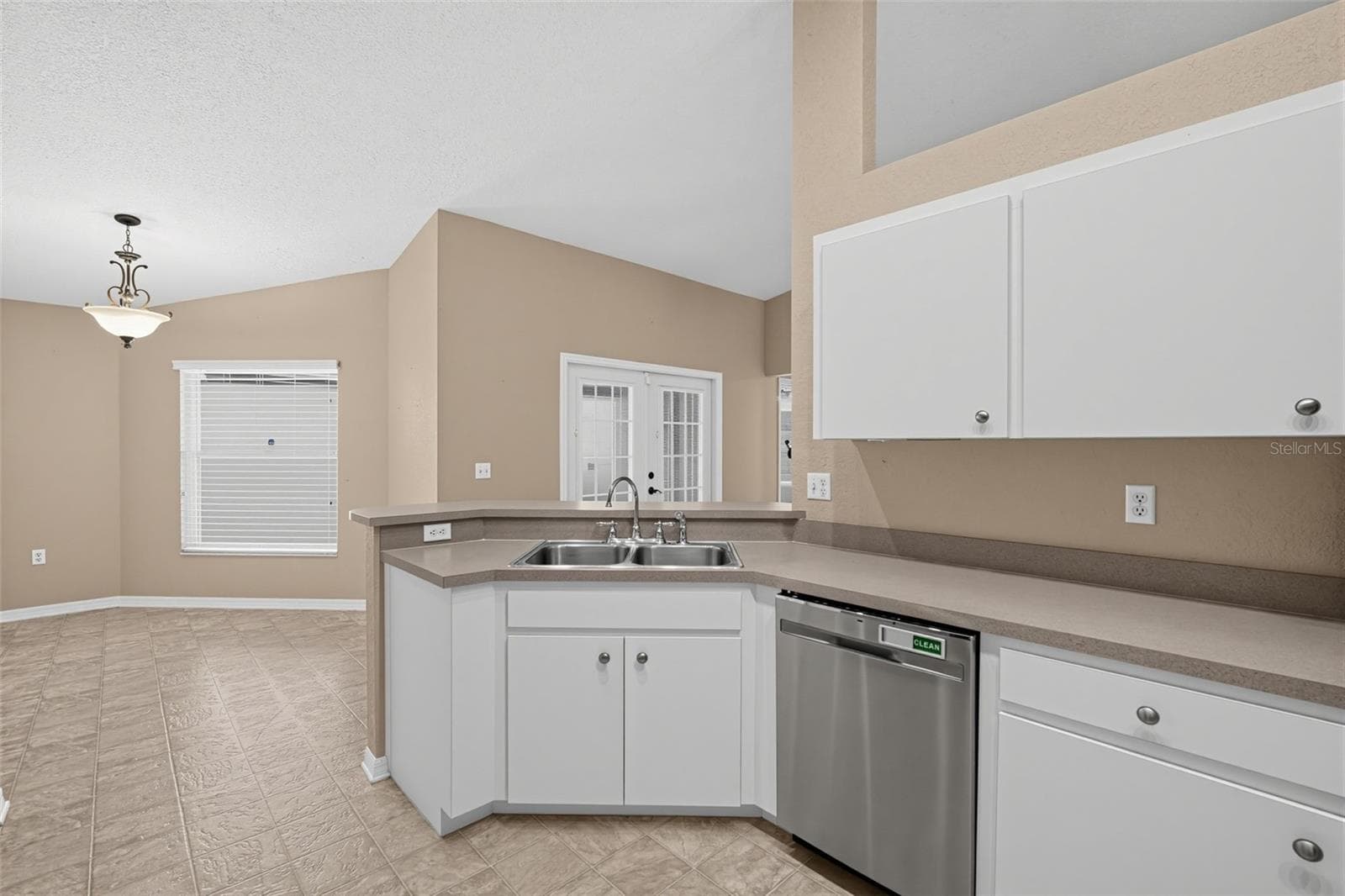 Single Family Residence at 5625 FISCHER DR, LAKELAND, photo 9 of 38