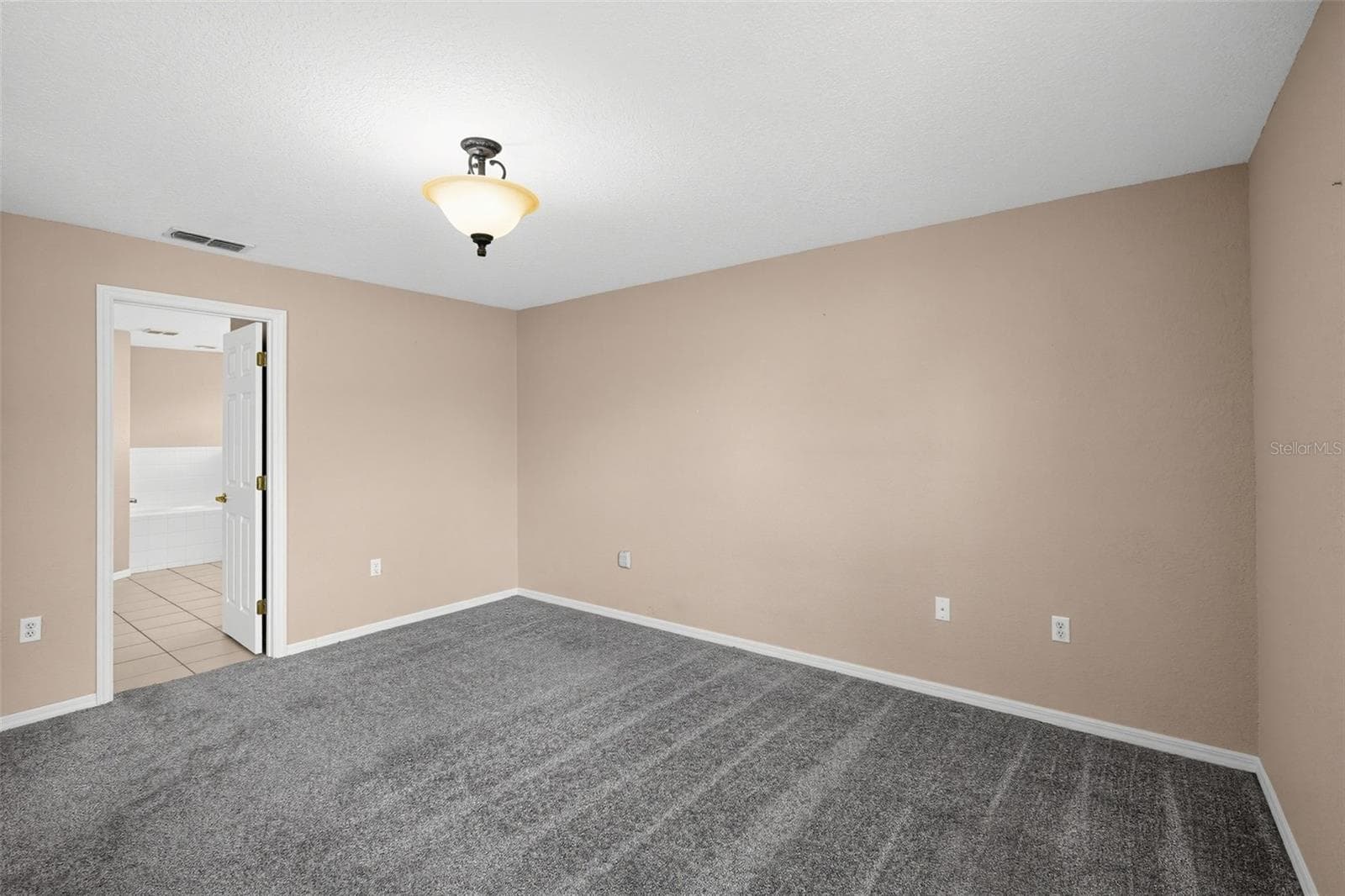 Primary bedroom - 5625 FISCHER DR, LAKELAND