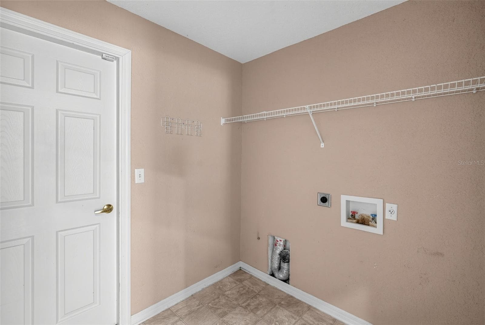 Laundry room - 5625 FISCHER DR, LAKELAND