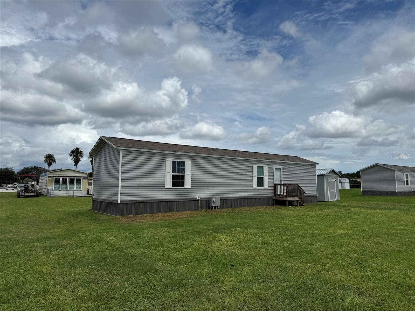 Manufactured Home at 1129 NW 12TH LANE, LAKE PANASOFFKEE, photo 2 of 25