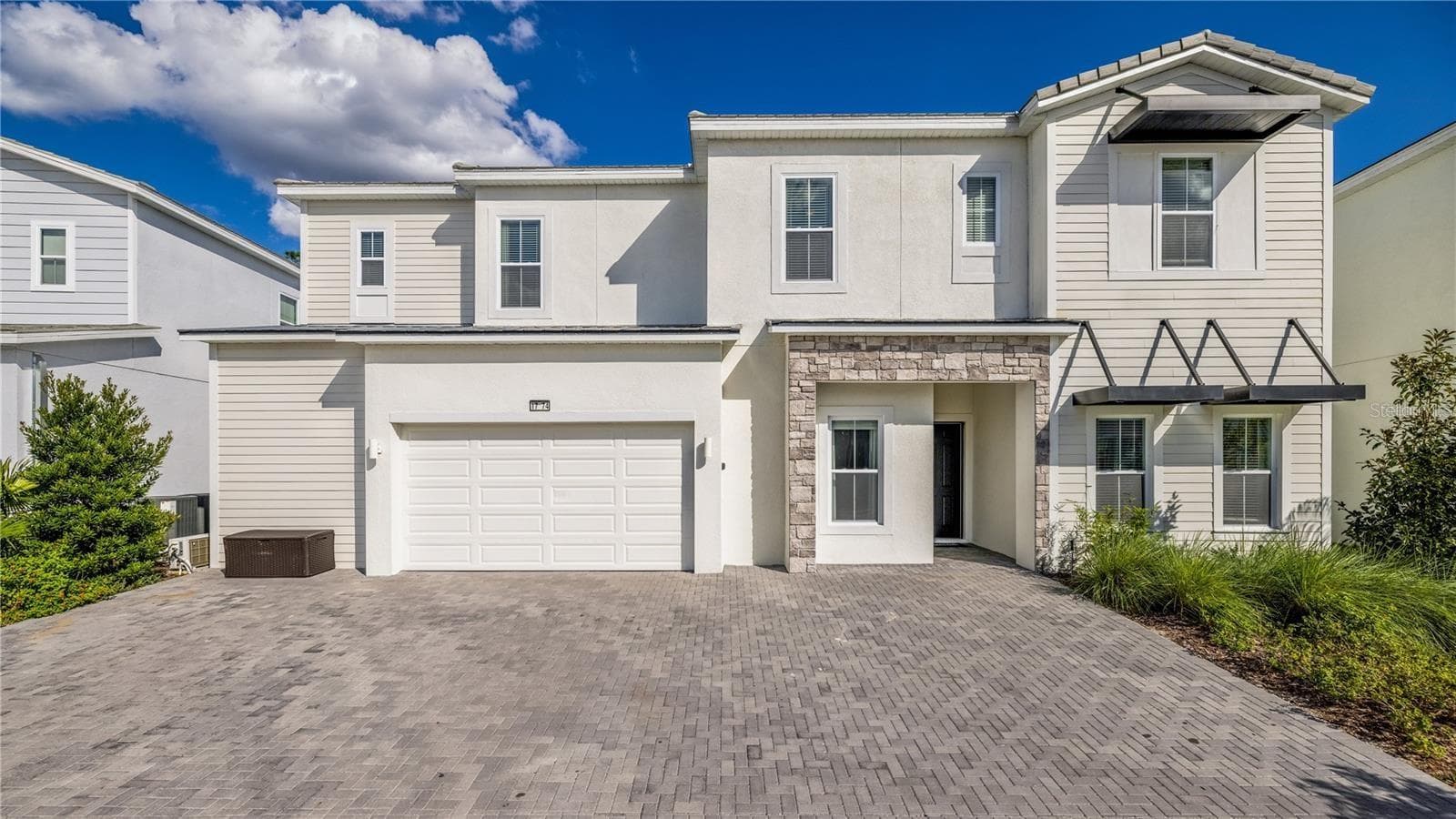 1774 OAK BLOSSOM DR