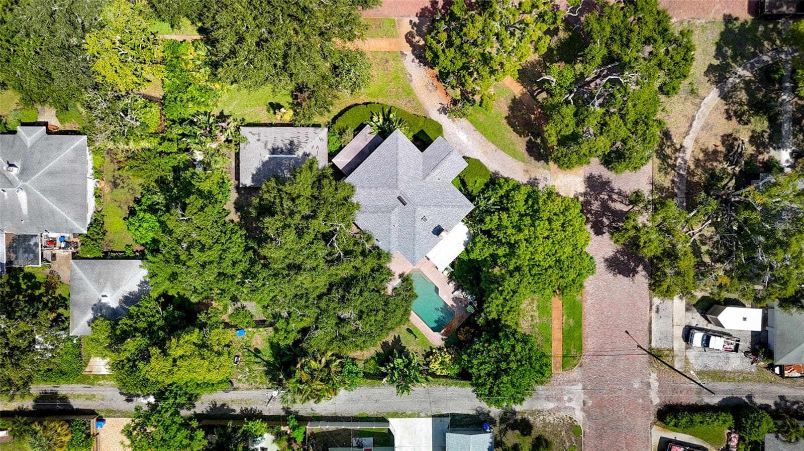 Single Family Residence at 6100 3RD AVE N, ST PETERSBURG, photo 6 of 49