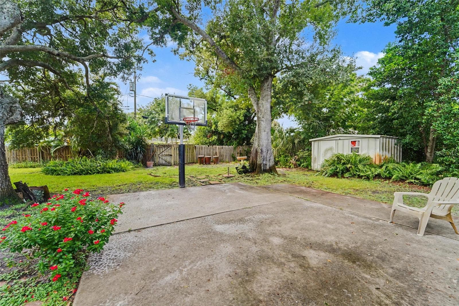 Single Family Residence at 6100 3RD AVE N, ST PETERSBURG, photo 14 of 49
