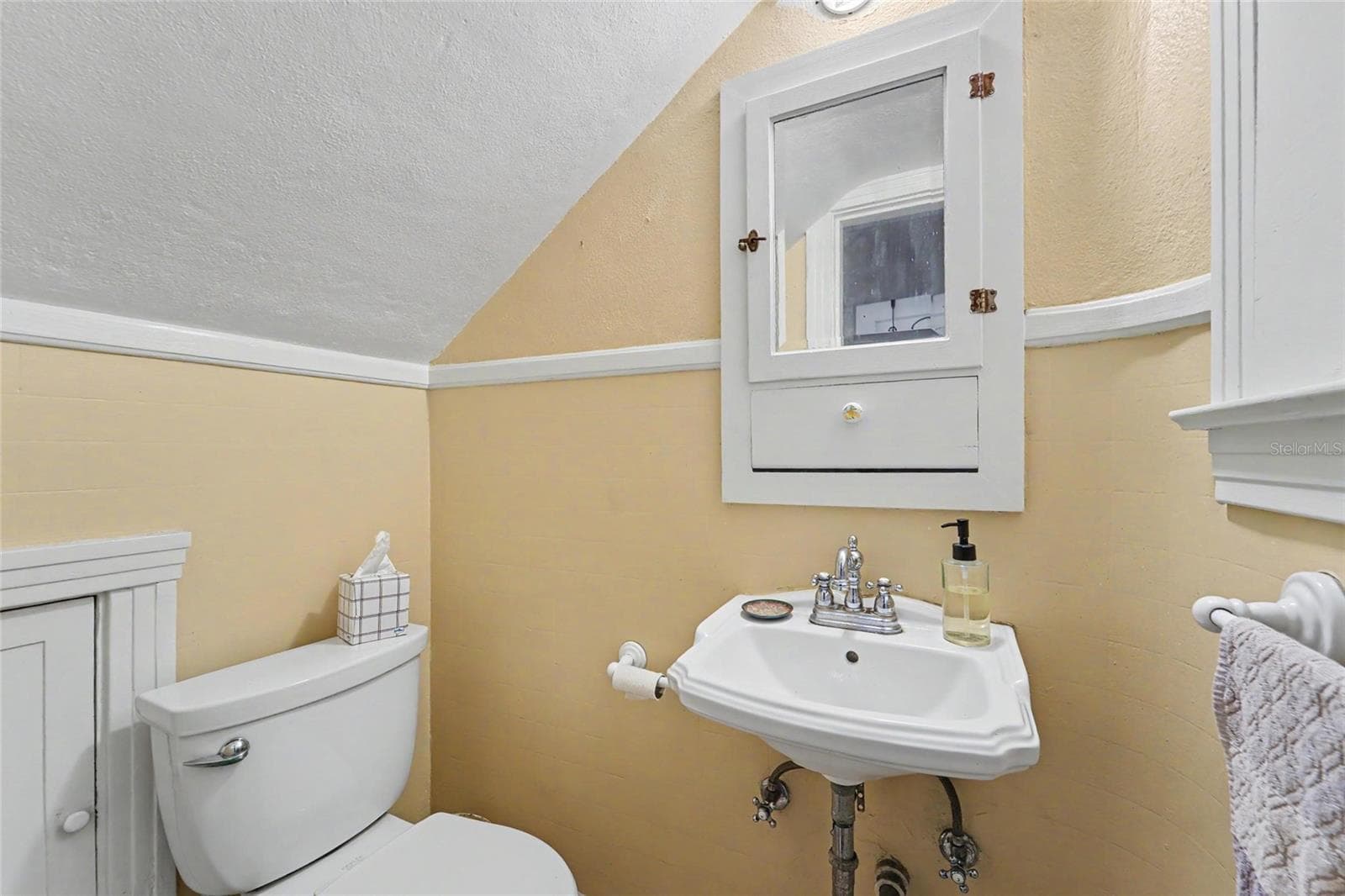 Half Bath - 6100 3RD AVE N, ST PETERSBURG